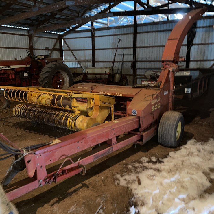 NEW HOLLAND 900