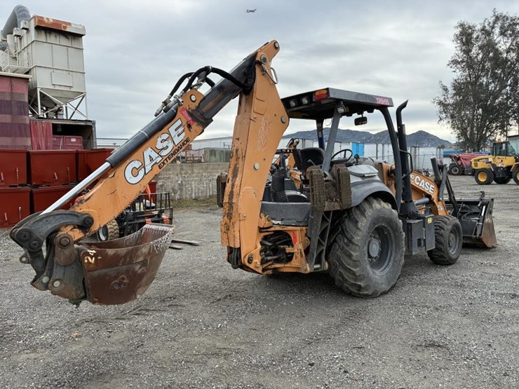 2018-case-580sn-image-3