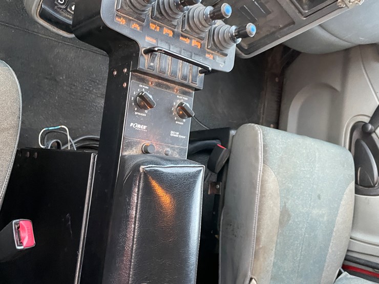 2007-international-7400-image-57