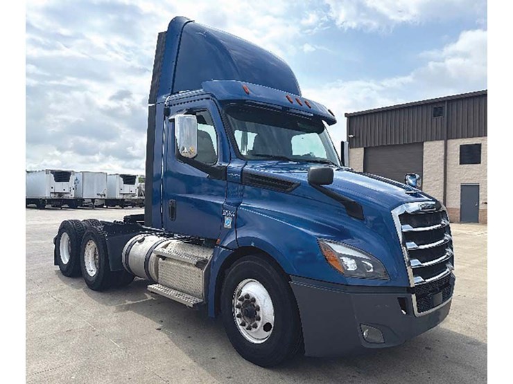 2020-freightliner-cascadia-126-image-1
