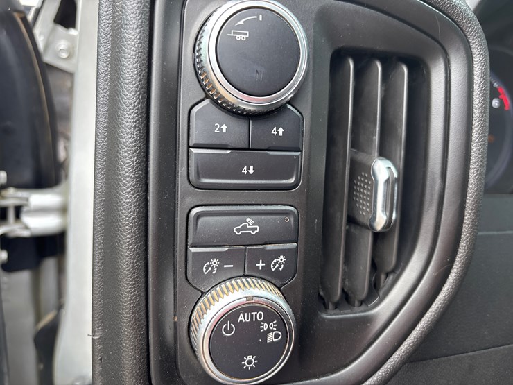 2021-gmc-k2500-image-11