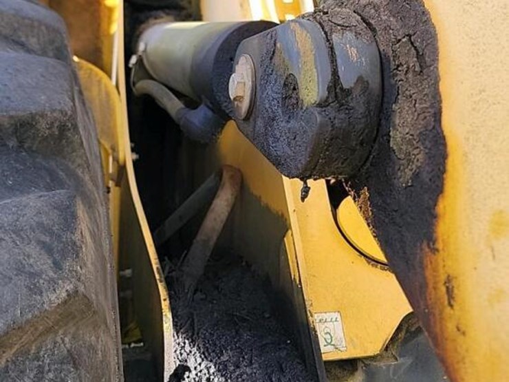 new-holland-w130-image-12