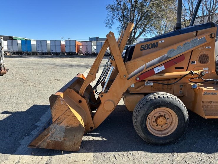 2004-case-580m-image-5