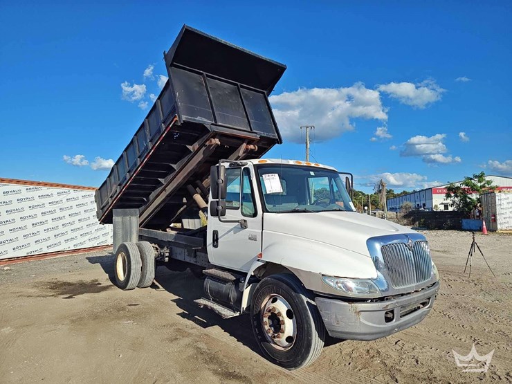 2005-international-durastar-4300-image-2