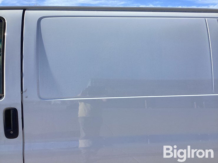 2017-gmc-2500-image-17