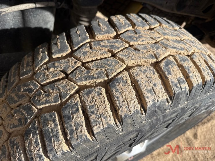 2012-gmc-sierra-2500-image-9