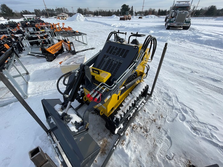 #158-•-landhero-mini-skid-steer-loader-(mosinee,-wi)-image-11