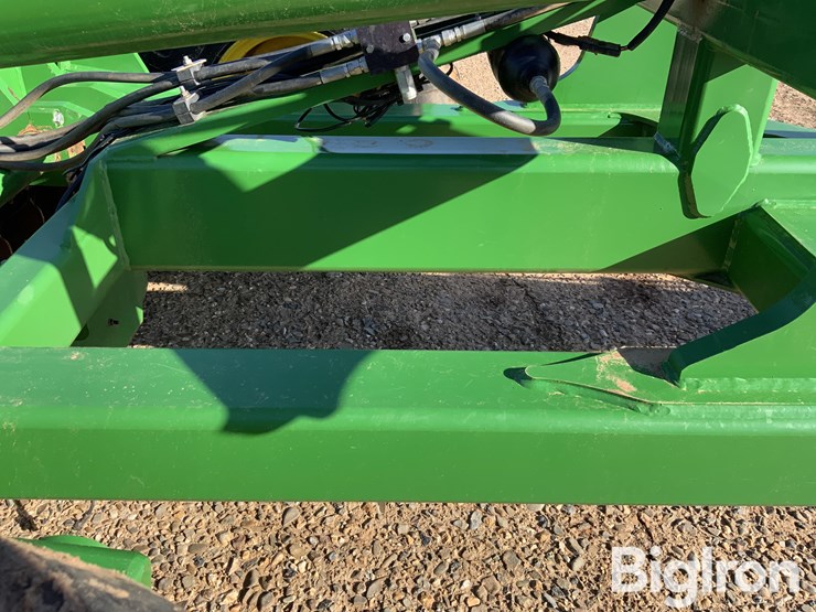 2021-john-deere-2680h-image-17