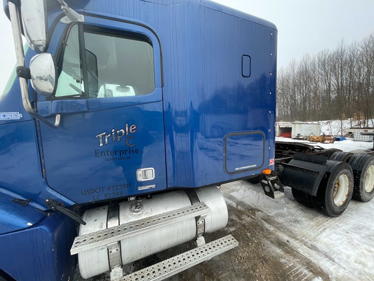 #308-•-2005-freightliner-columbia-semi-tractor-(has-wi-title)-(denmark,-wi)-image-54