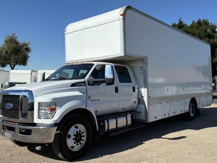 2017-ford-f650-image-1