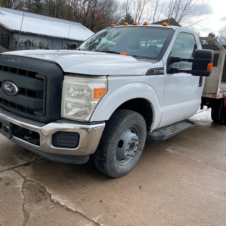 #330 • 2012 F350 Super Duty Cab and Chassis Pickup (Has WI Title)(Custer, WI)