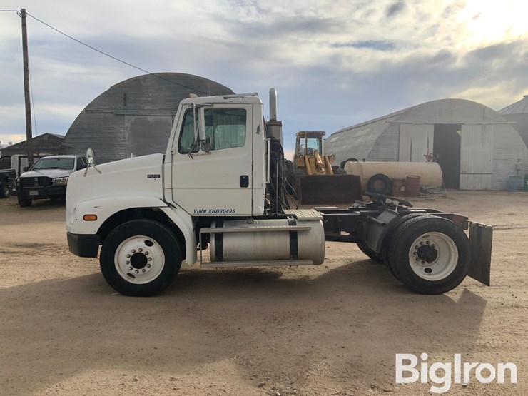 1999-freightliner-fl112-image-8