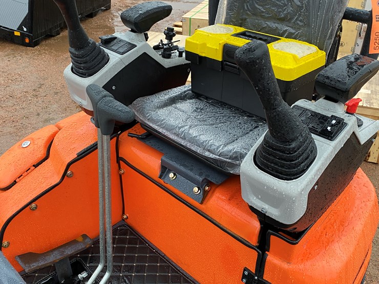 #138-•-land-hero-me18-mini-excavator-(mosinee,-wi)-image-8