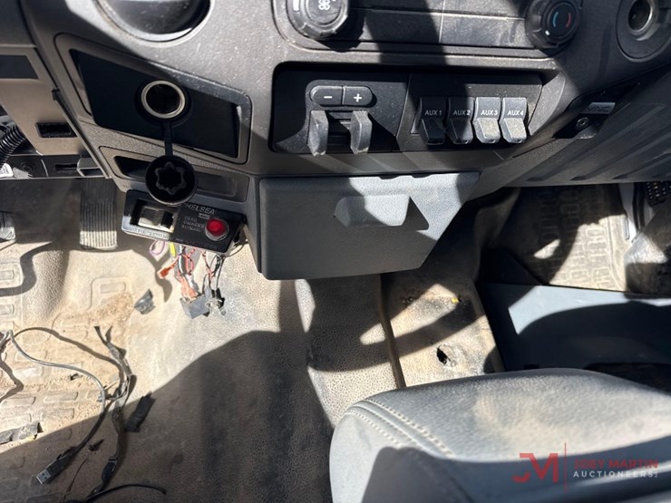 2016-ford-f550-xl-image-28