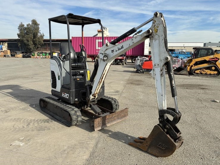 2021-bobcat-e20-image-2