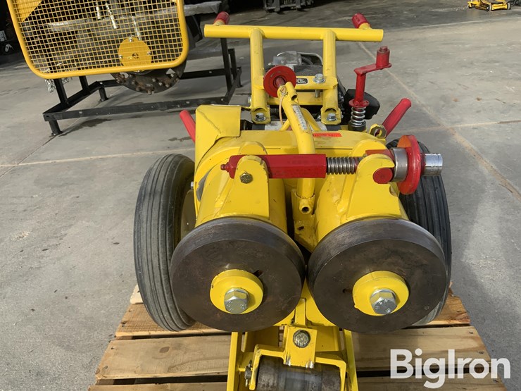 amy-j-3-22-portable-disc-blade-roller-sharpener-image-11