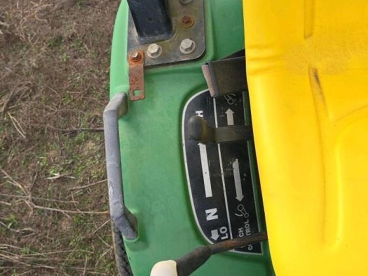 john-deere-2210-image-13