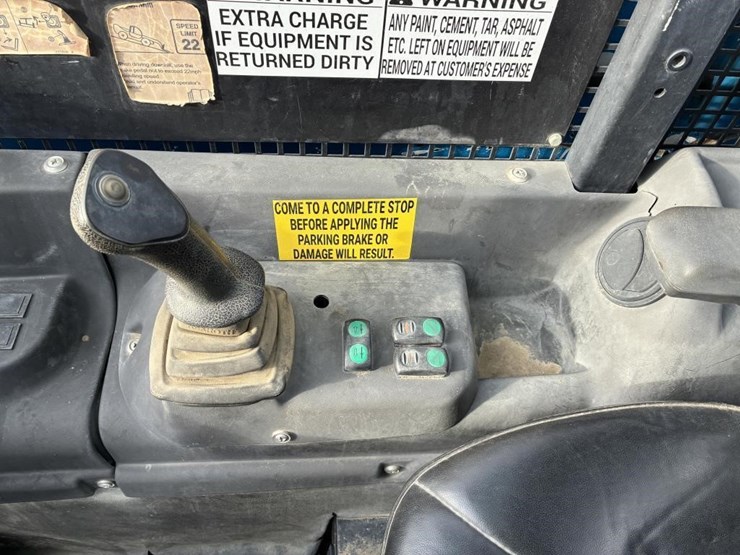 2015-genie-gth-10telescopic-reach-lift-image-20