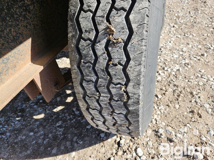 2008-neal-t/a-16'-gooseneck-flatbed-trailer-image-17