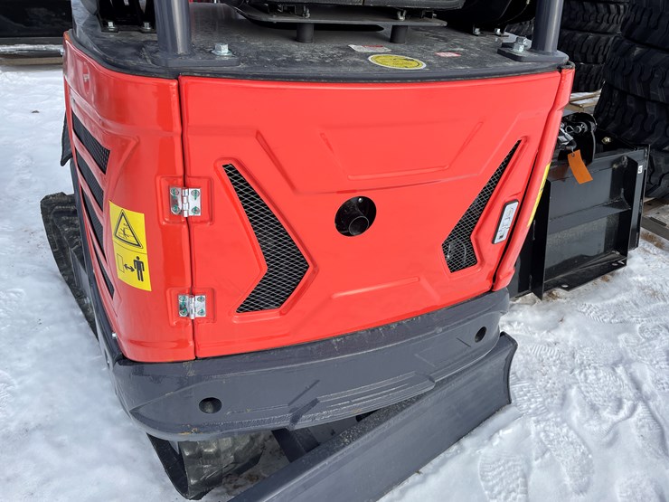 #150-•-2025-agt-mx15rx-mini-excavator-(mosinee,-wi)-image-8