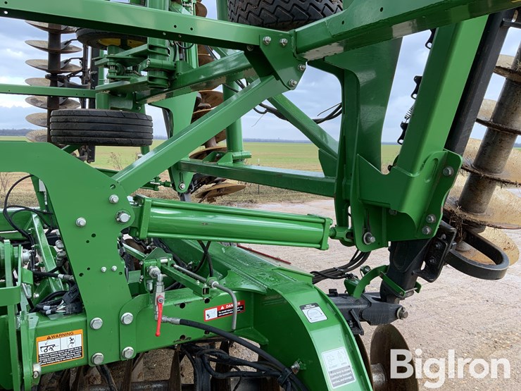 2022-john-deere-2633-image-17