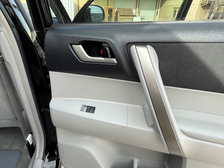 2008-toyota-highlander-image-47