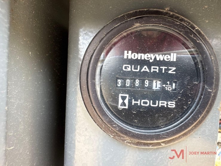 2016-skyjack-sj8841rt-image-16