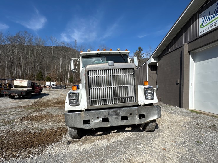 1993-international-f9370-image-3