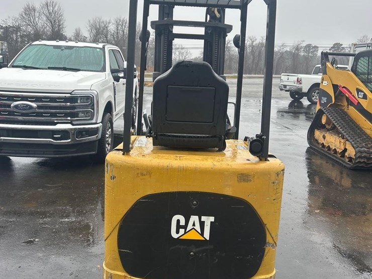 caterpillar-electric-forklift-image-6