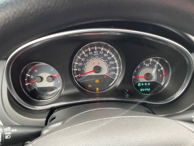 #111-•-2013-chrysler-200-(nm-title)-image-31