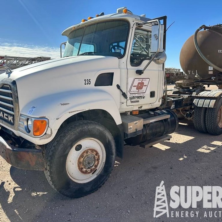 (x) 2006 MACK CV713 T/A Vacuum Truck, VIN-1M2AG11...