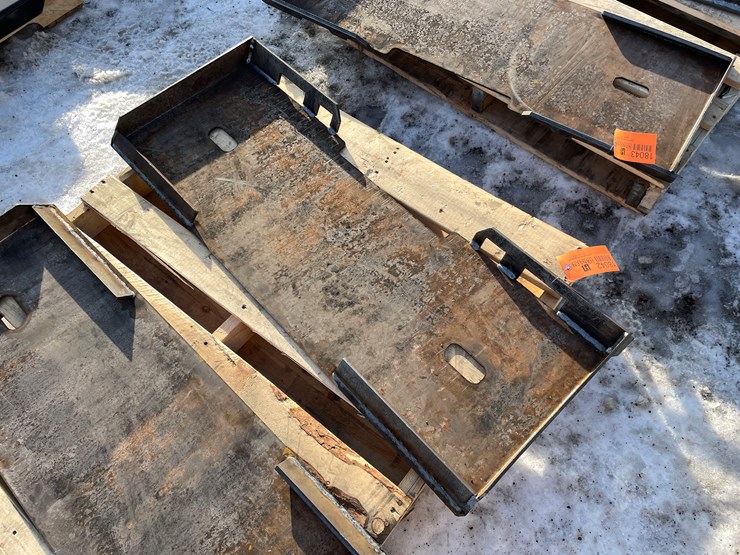 #18042-•-unused-formed-skid-steer-fork-frame-attachments-(princeton,-mn)-image-2