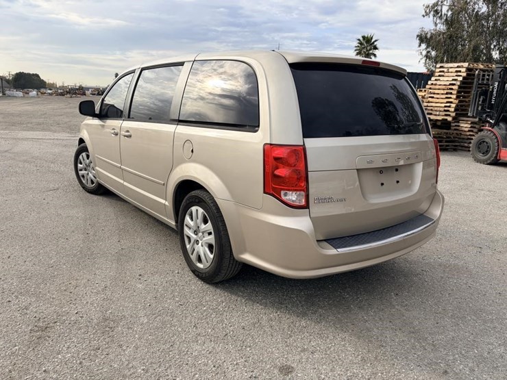 2016-dodge-grand-caravan-image-4