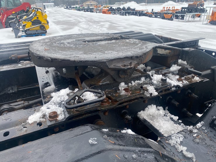 #302-•-2009-mack-gu713-semi-tractor-(has-wi-title)-(mosinee,-wi)-image-71