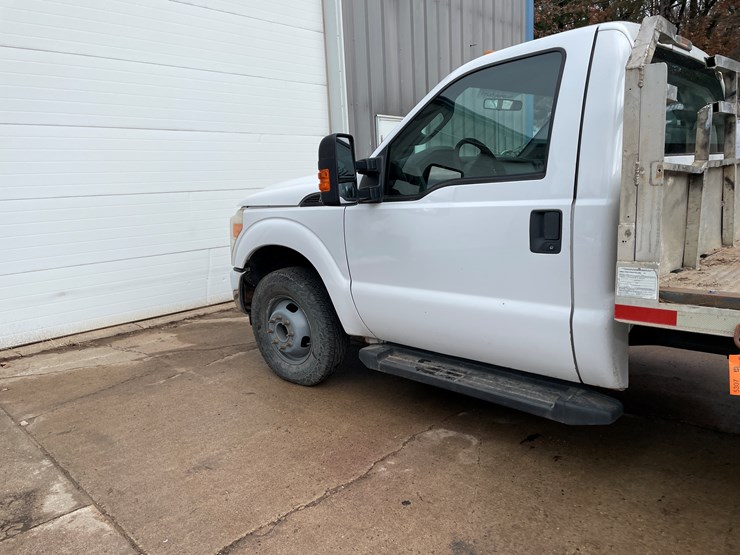 #330-•-2012-f350-super-duty-cab-and-chassis-pickup-(has-wi-title)(custer,-wi)-image-9