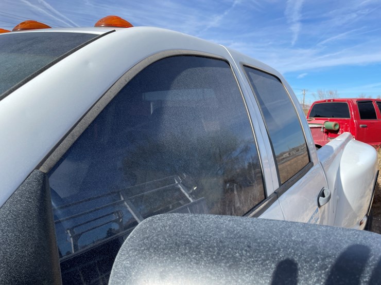 2006-dodge-3500-image-12