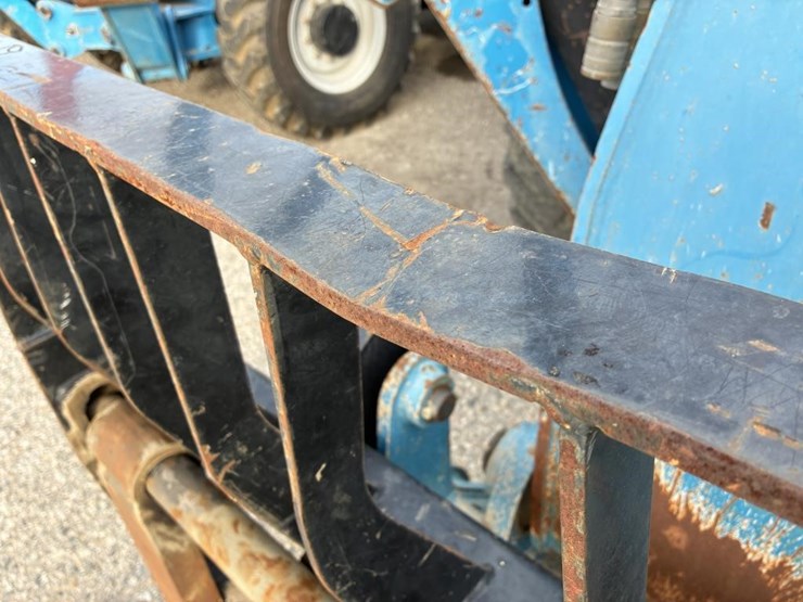 2015-genie-gth-10telescopic-reach-lift-image-23