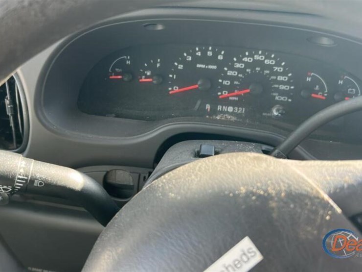 2005-ford-e350-image-19