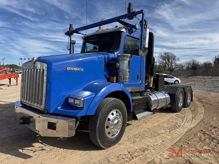 2013-kenworth-t800-image-4