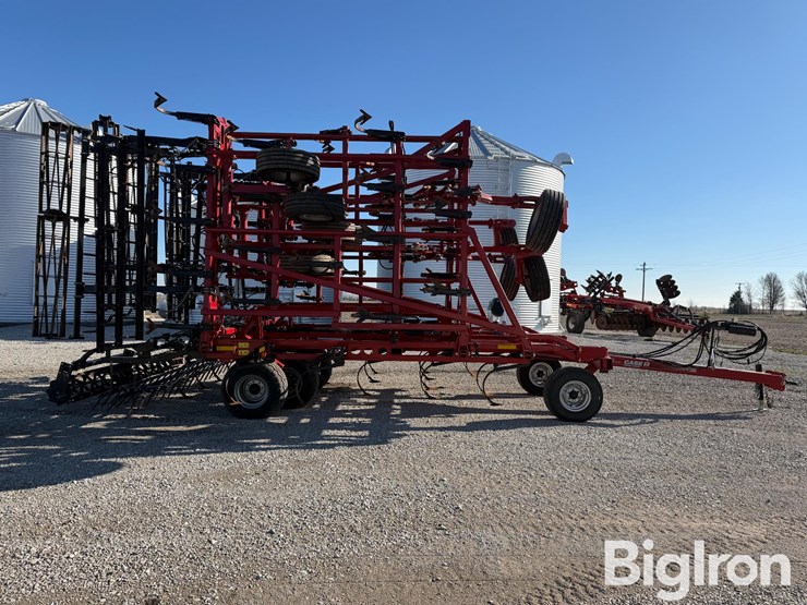 2023-case-ih-255-image-4