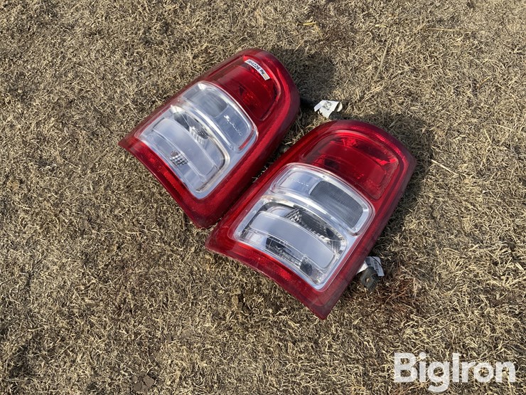 2019-ram-hd-taillights-image-1