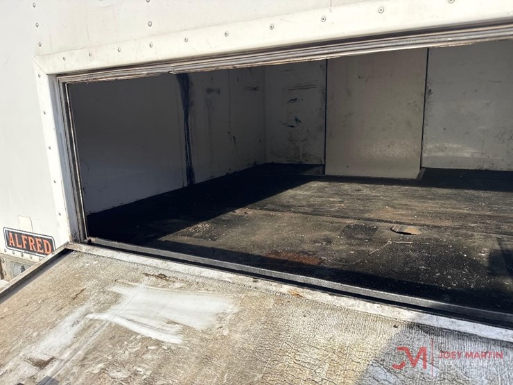 2016-ford-f550-xl-image-10