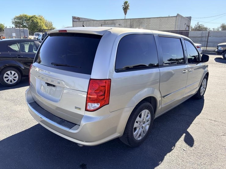 2016-dodge-caravan-image-3