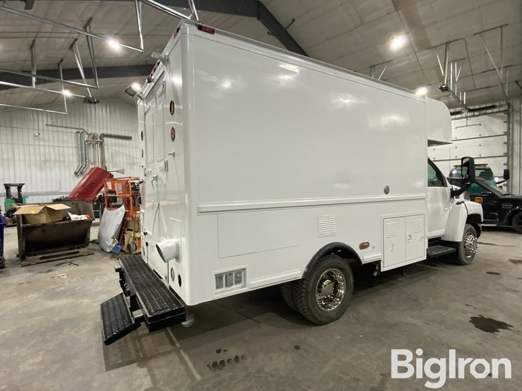 2009-gmc-topkick-image-5