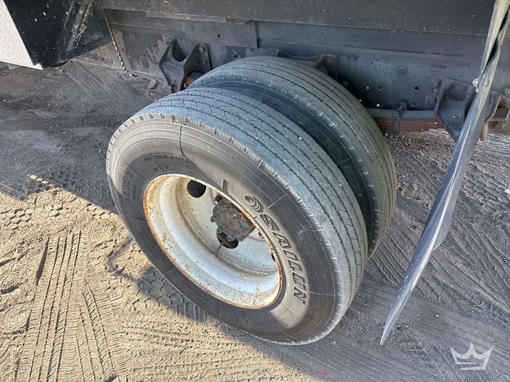 2005-international-durastar-4300-image-26