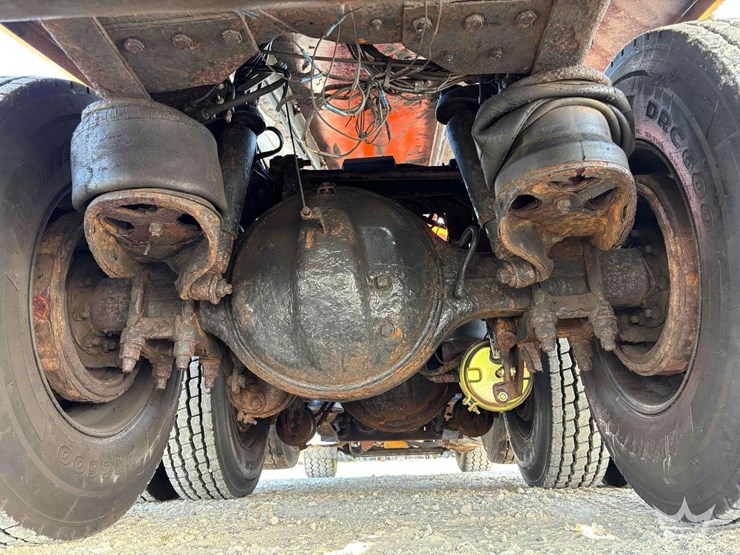 2000-peterbilt-378-image-38