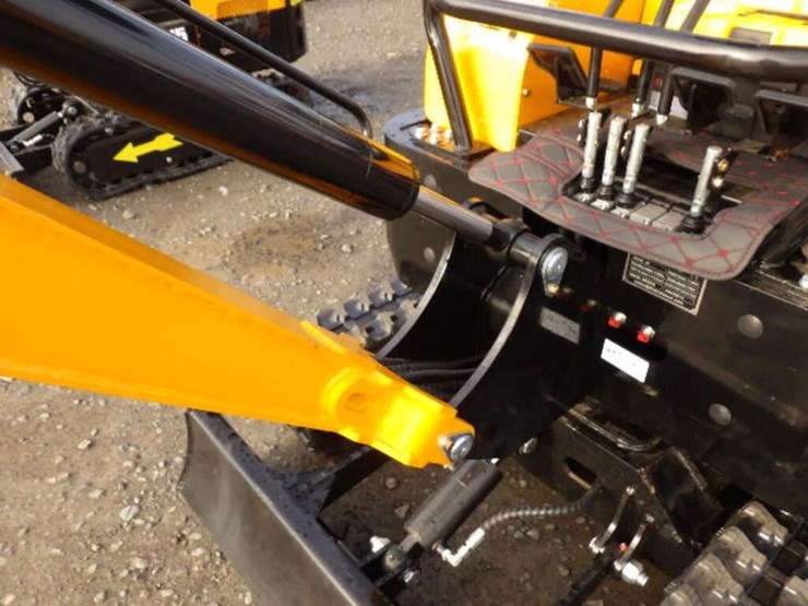 2025-vicsec-20-hydraulic-excavator-image-8