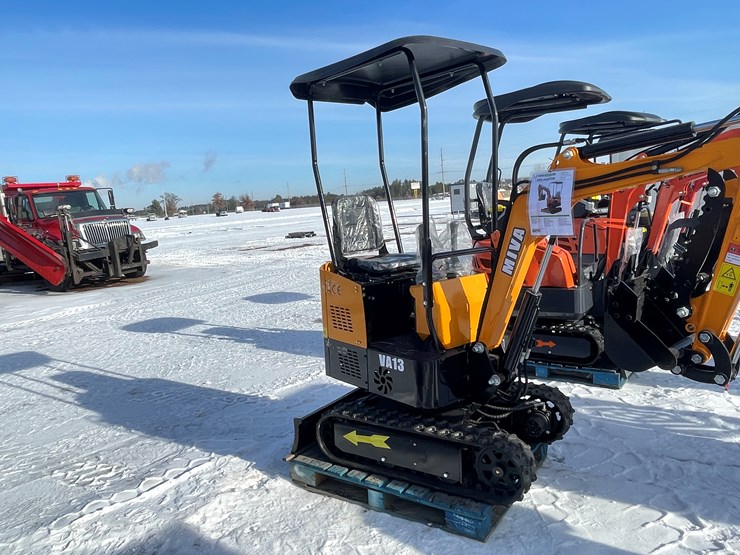 #136-•-miva-va13-mini-excavator-(mosinee,-wi)-image-4