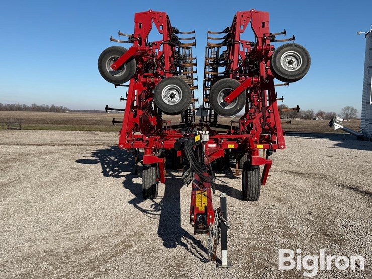 2023-case-ih-255-image-2