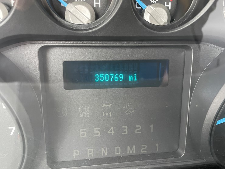 #330-•-2012-f350-super-duty-cab-and-chassis-pickup-(has-wi-title)(custer,-wi)-image-70